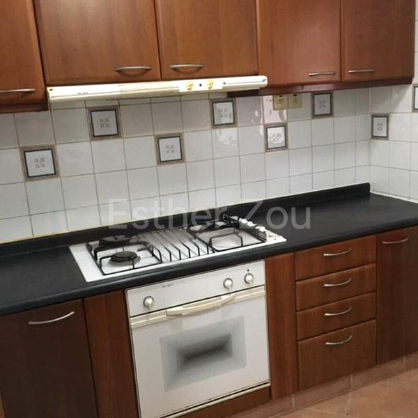 5 Bed Condo for Sale in  Central Grove - Image 2